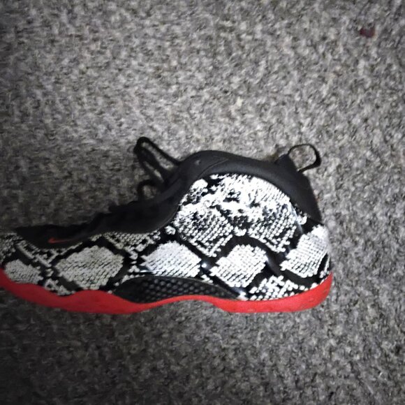 Nike Air snakeskin Foamposite-used size 16 - Picture 3 of 5